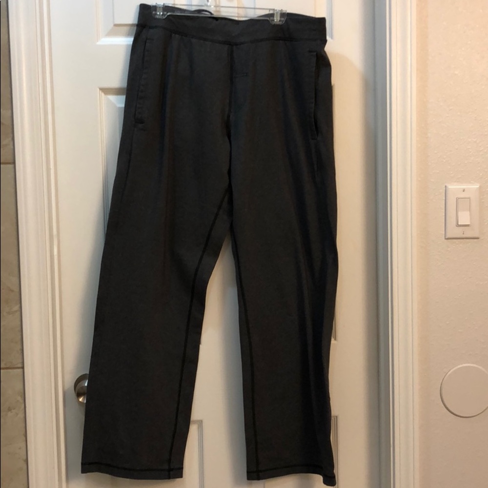 EUC Men’s Lululemon dark grey relaxed lounge pants